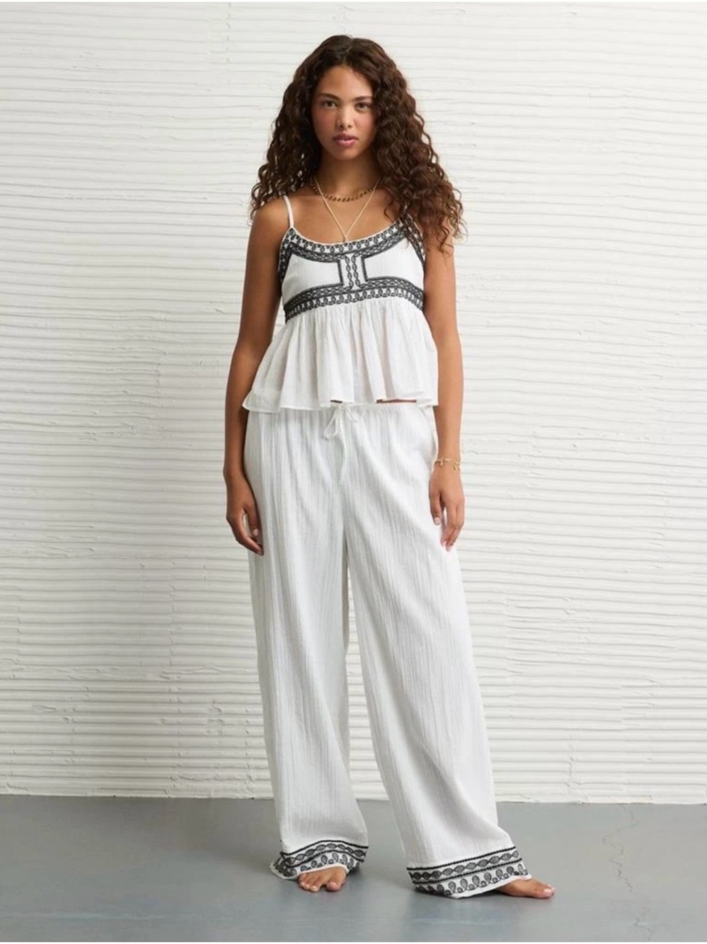 American Eagle SET White Wide-Leg Pants w Black Embroidered Hem & Babydoll Top